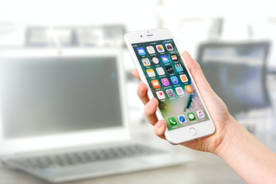 Låt oss på Speedy Phone Fix byta batteri på iPhone för dig som bor i Malmö!